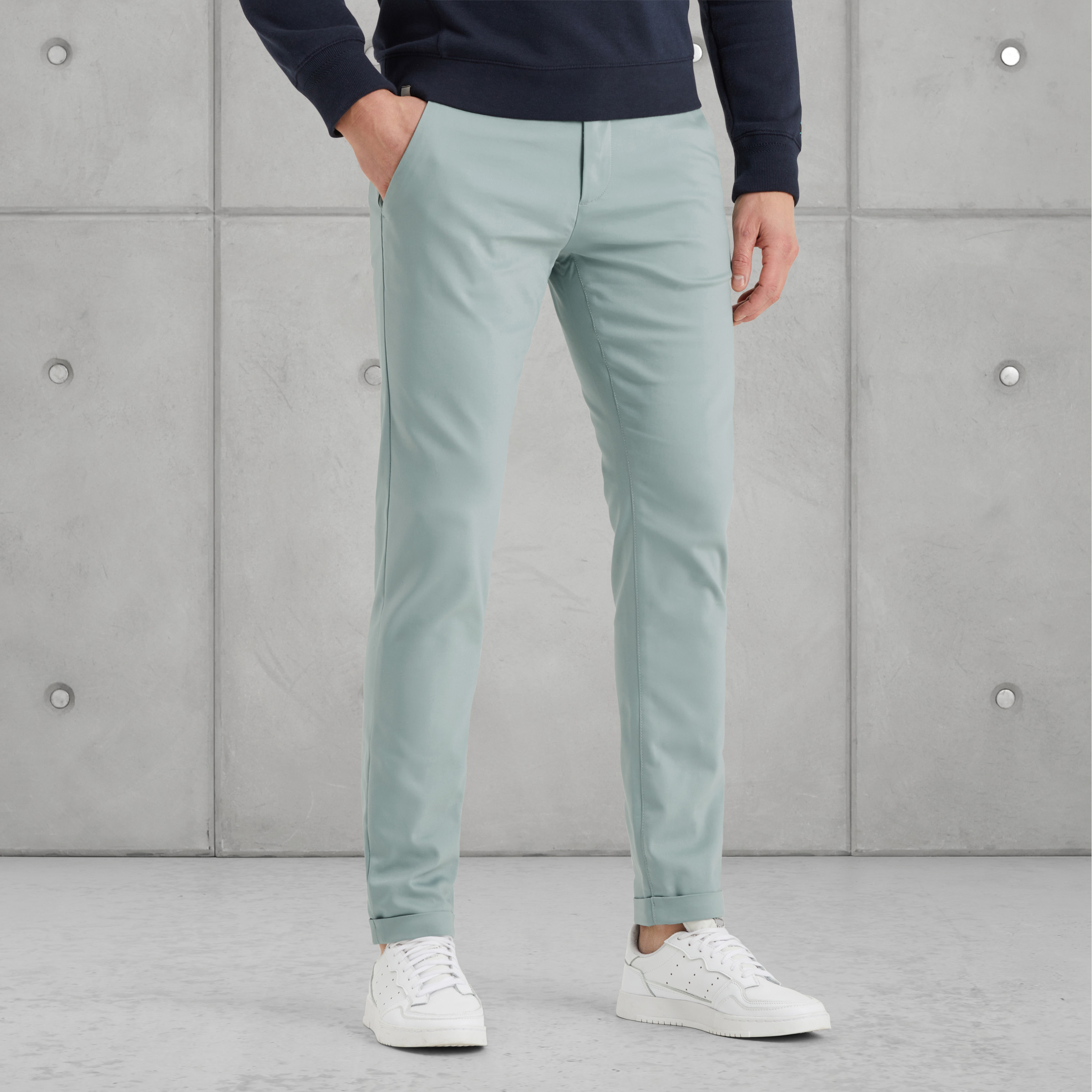CAST IRON | Riser slim fit chino | Free shipping & returns